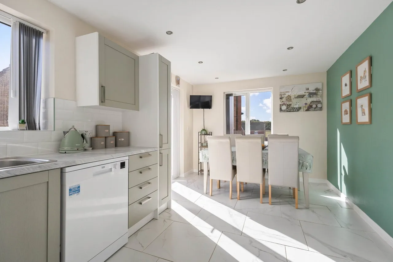 Pineberry Way, Knottingley, photo 2