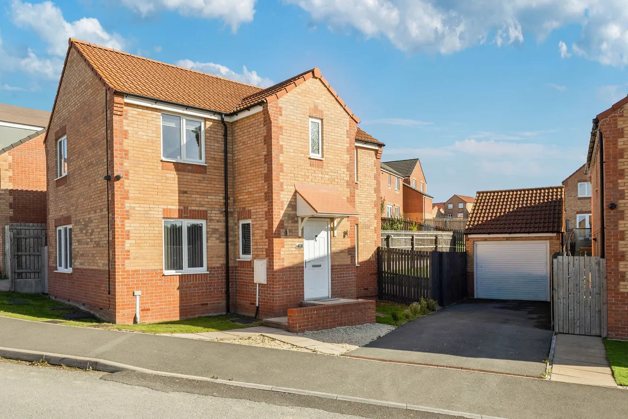 4 bed house for sale, Pineberry Way, Knottingley