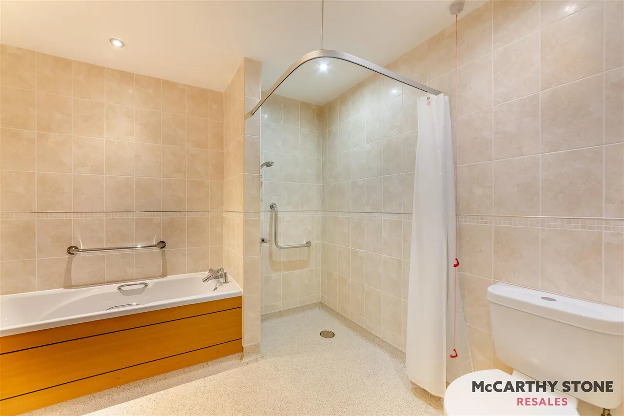 North Road, Ponteland, NE20, photo 13