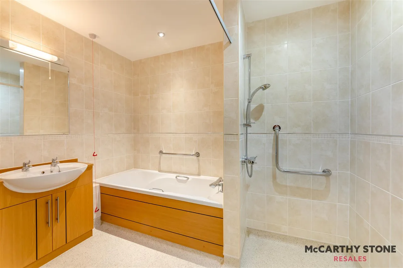 North Road, Ponteland, NE20, photo 14
