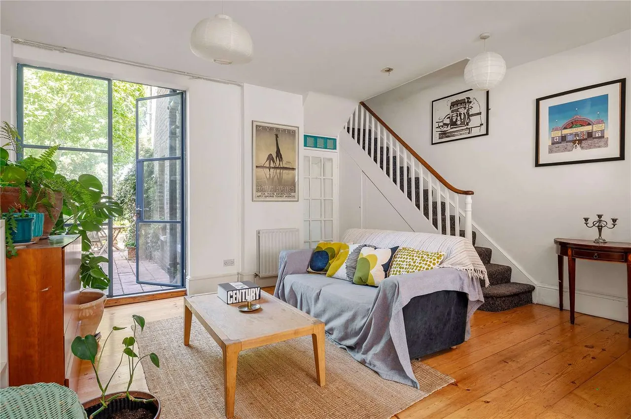 Highbury Quadrant, London, N5 2TE, photo 4
