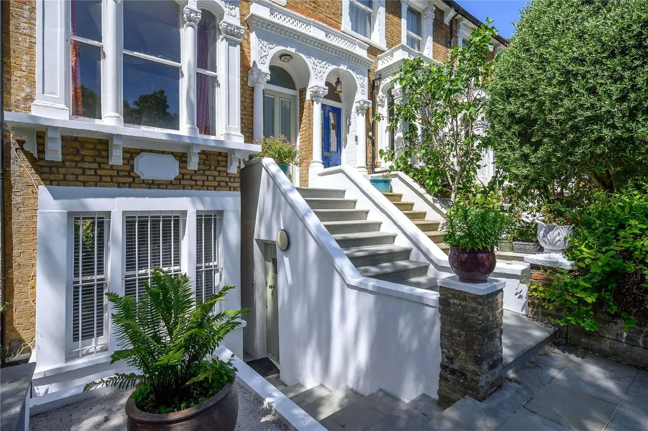 Highbury Quadrant, London, N5 2TE, photo 9