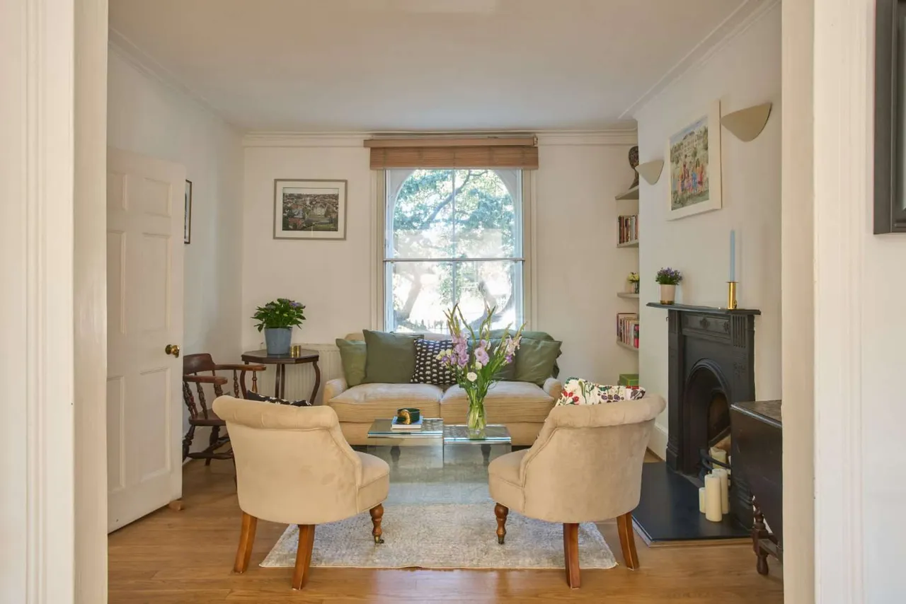 3 bed house for sale — Balls Pond Road, London, N1 4BG
