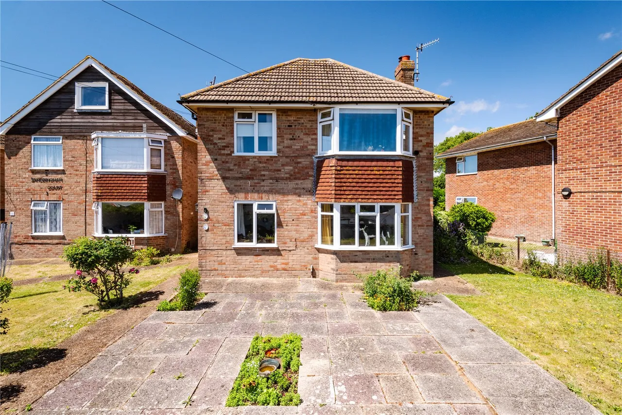 2 bed flat for sale, Old Salts Farm Road, Lancing, BN15