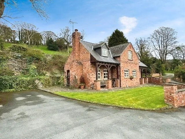Cwm Road, Rhuallt, Denbighshire, LL17 0TP, photo 13