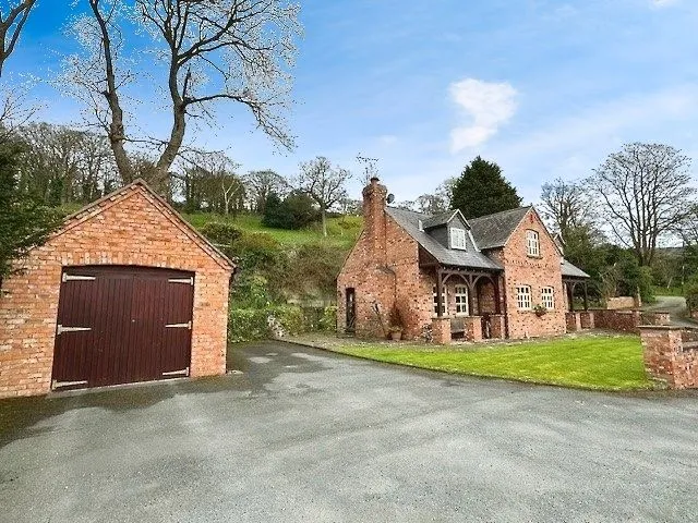 Cwm Road, Rhuallt, Denbighshire, LL17 0TP, photo 15