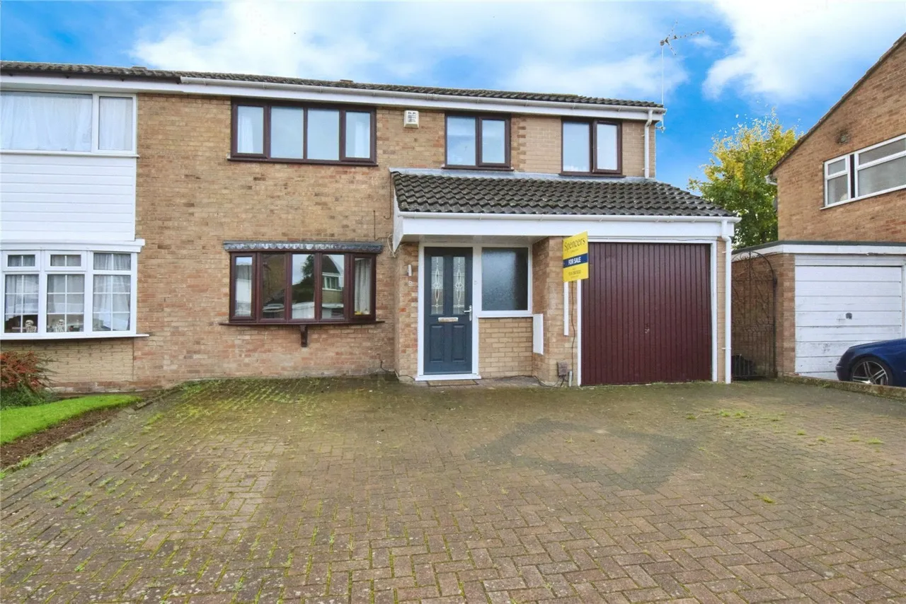 5 bed house for sale, Torrington Close, Wigston, LE18