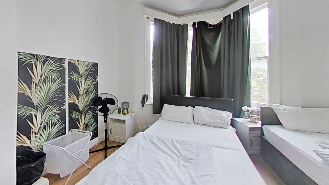 2 bed flat for sale, Charlton Road, London, SE3