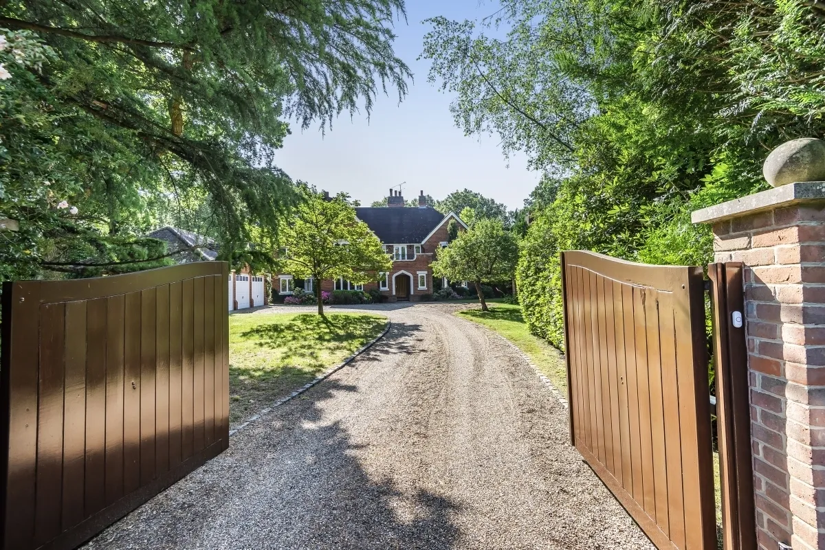 Woodlands Road East, Virginia Water GU25, photo 12