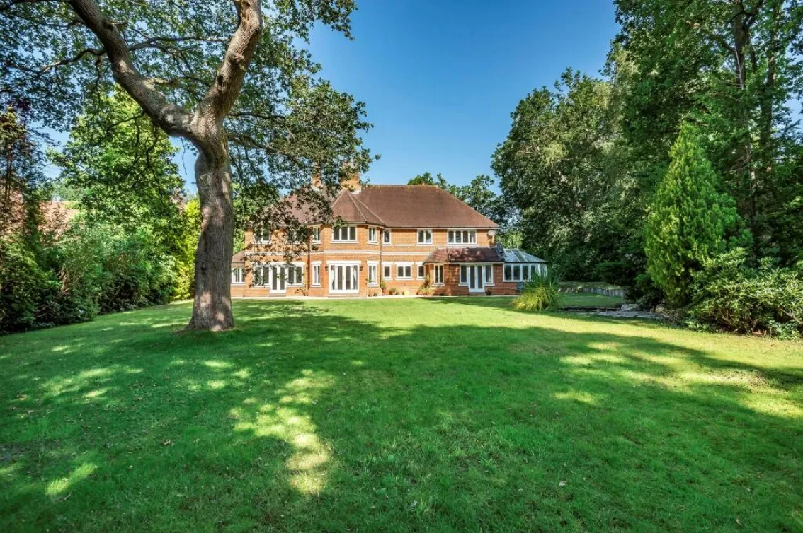 Woodlands Road East, Virginia Water GU25, photo 5