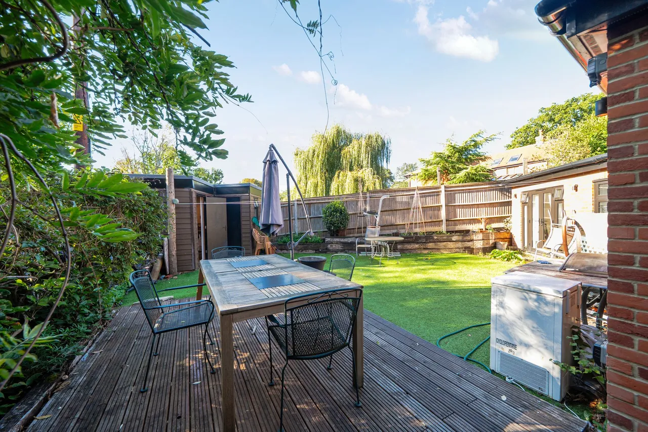 Haslemere Road, Brook, GU8, photo 21