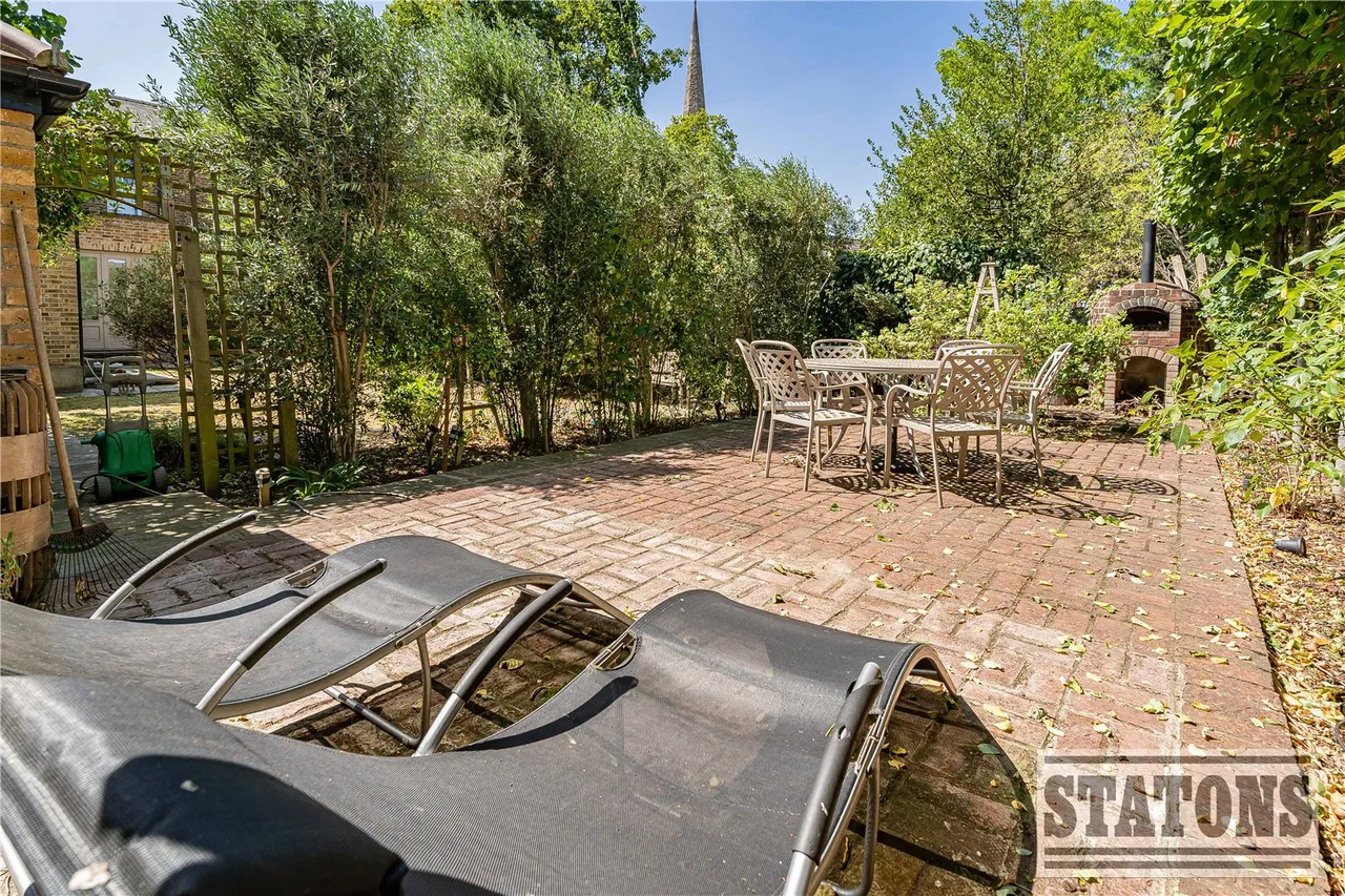 Chase Side, Enfield, EN2 6NL, photo 33