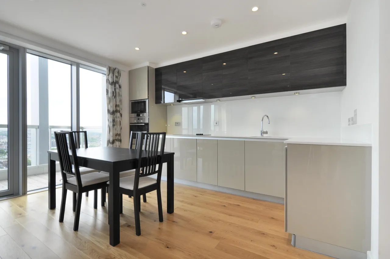 Vermilion, E16, photo 4