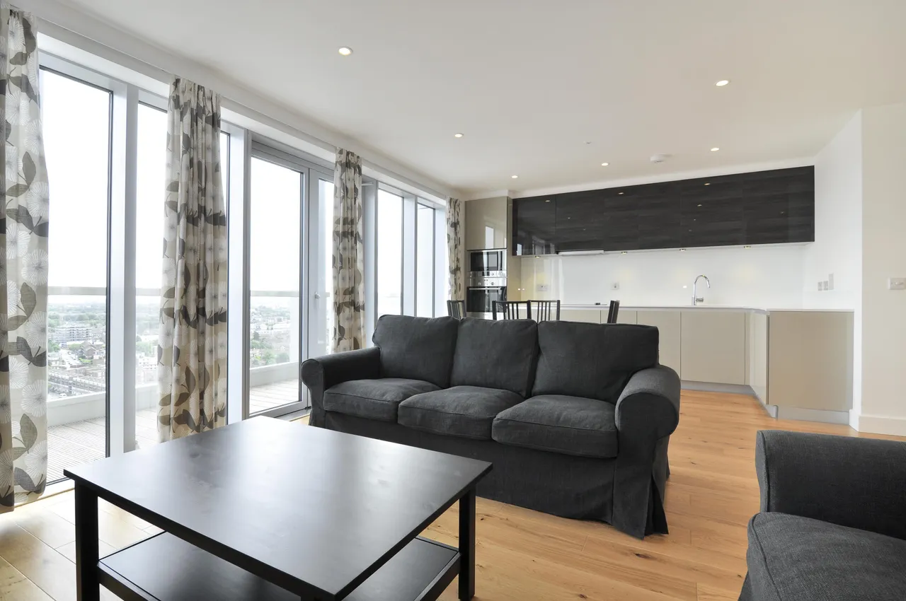 2 bed flat to rent, Vermilion, E16