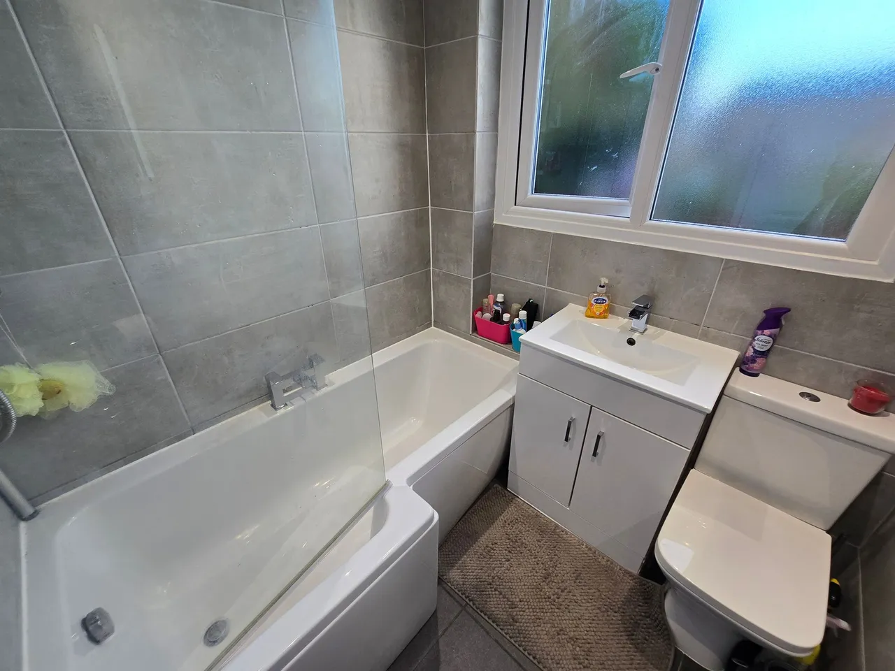 Redesmere Close, Altrincham, photo 13