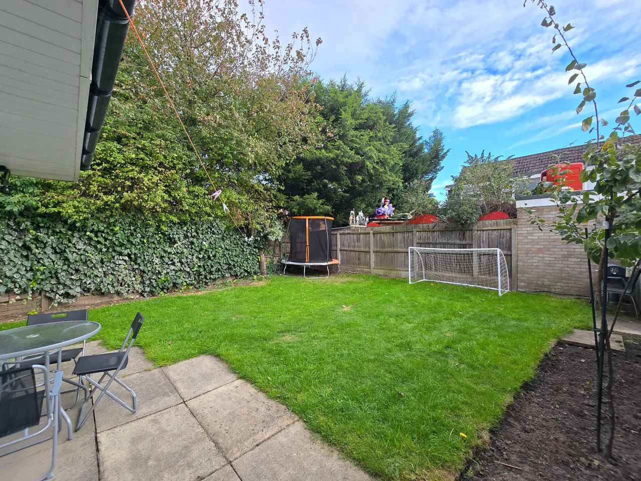 Redesmere Close, Altrincham, photo 16