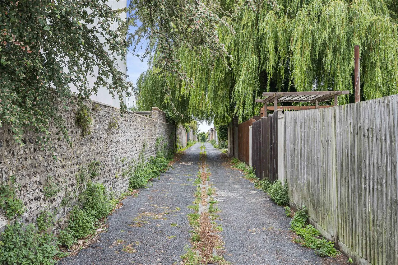 Meeching Road, Newhaven, photo 13