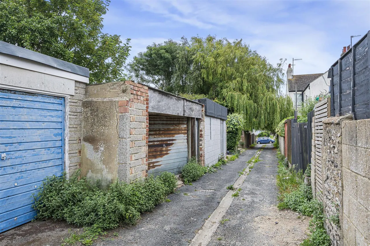 Meeching Road, Newhaven, photo 12