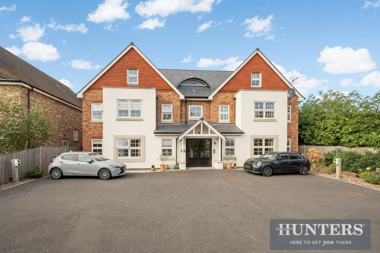 2 bed house for sale, Church Road, Great Bookham, KT23