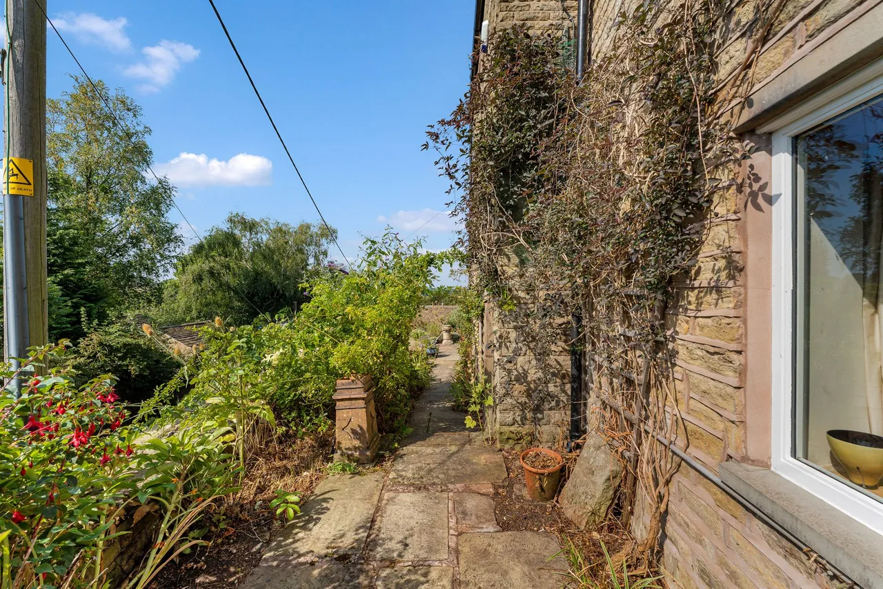 Bollington, Macclesfield, photo 55