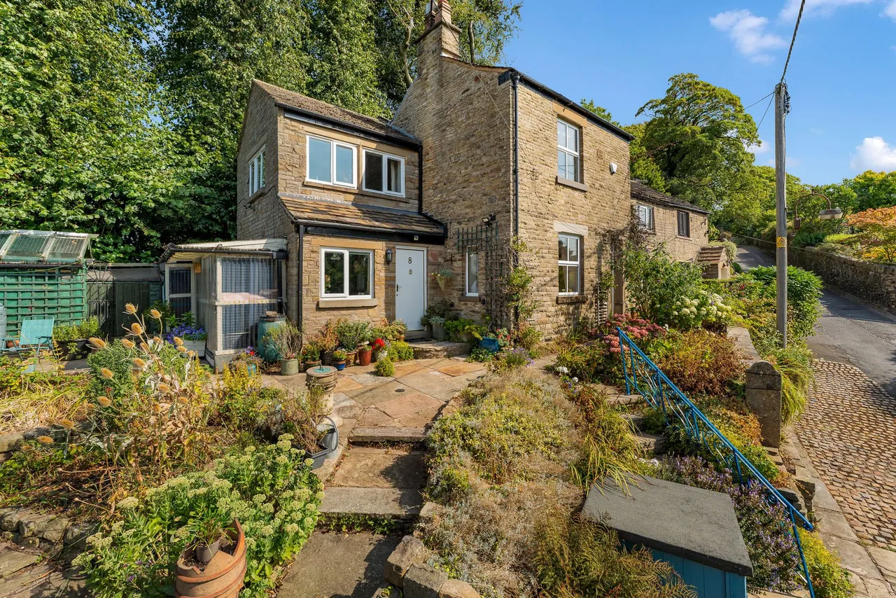 Bollington, Macclesfield, photo 61
