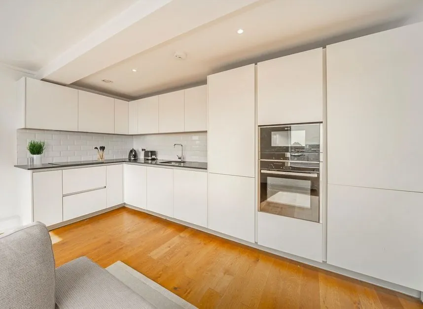 Winchester Street, Acton, W3, photo 3