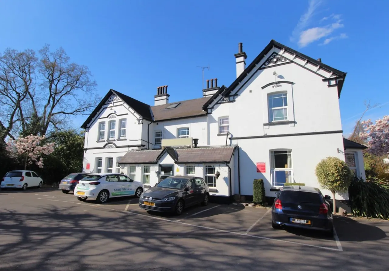 Bath Road, Reading, Berkshire, photo 3