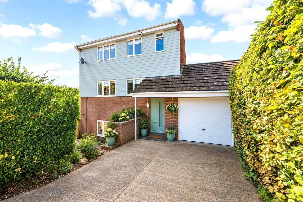 4 bed property for sale, Higher Kingsdown Road, Teignmouth, TQ14