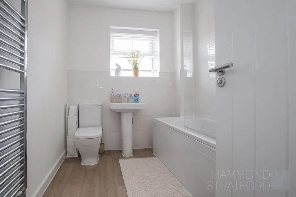 Halifax Close, Attleborough, photo 17