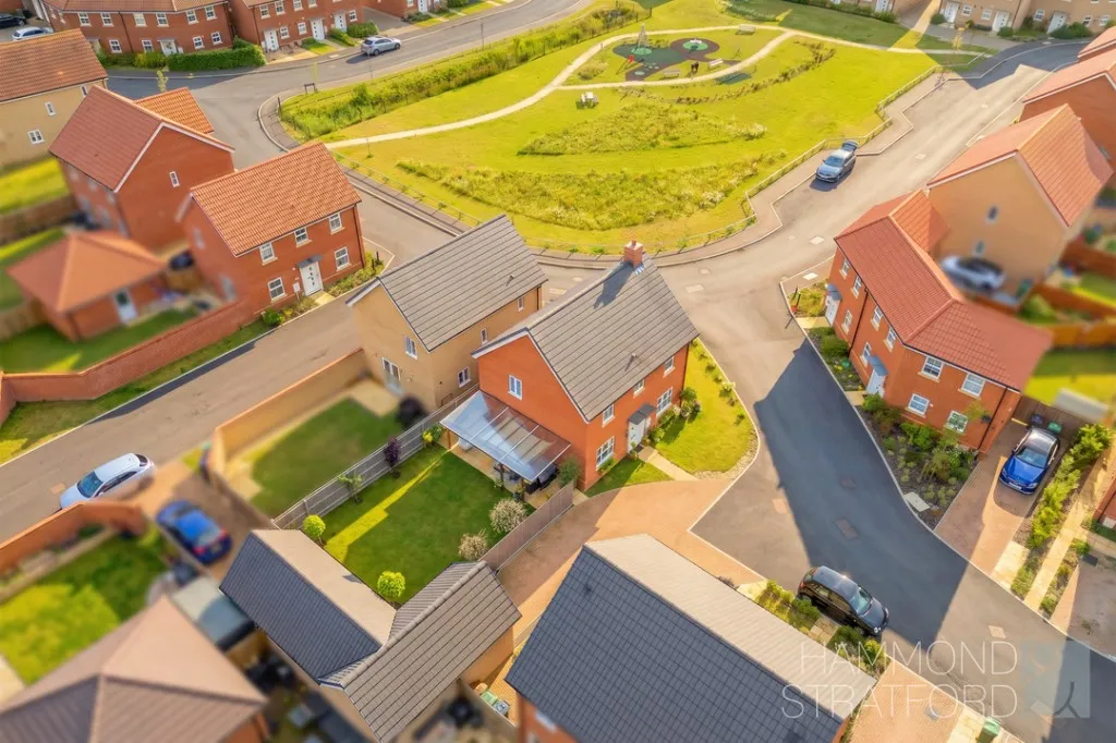 Halifax Close, Attleborough, photo 2