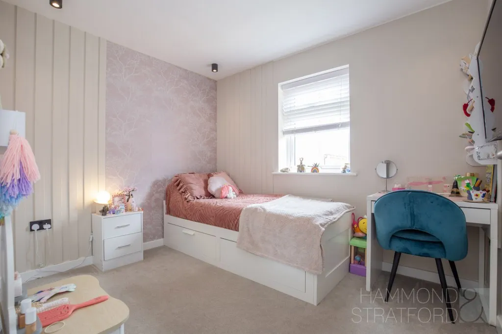 Halifax Close, Attleborough, photo 15