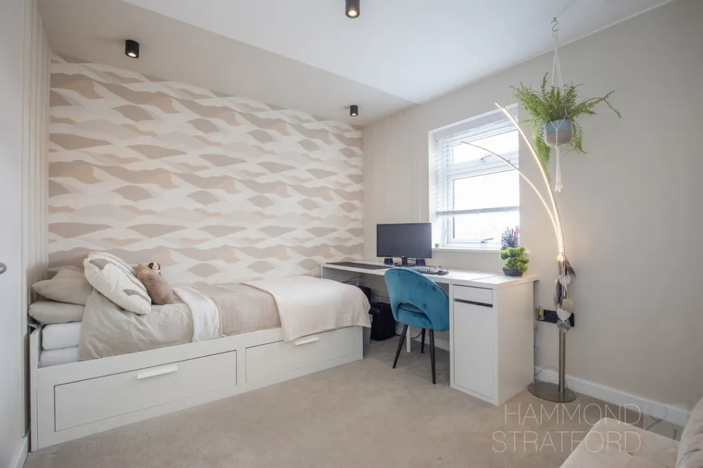 Halifax Close, Attleborough, photo 14