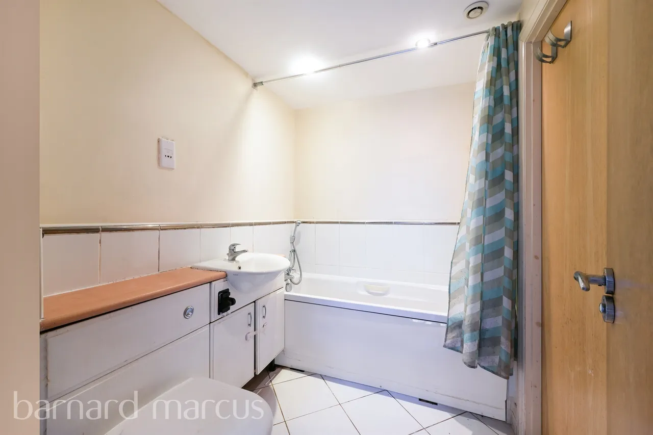 Tylehurst Drive, Redhill, photo 9