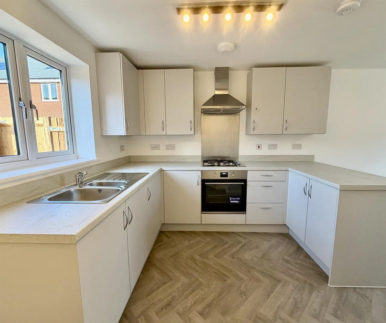Balmoral Drive, Bridgwater, photo 2