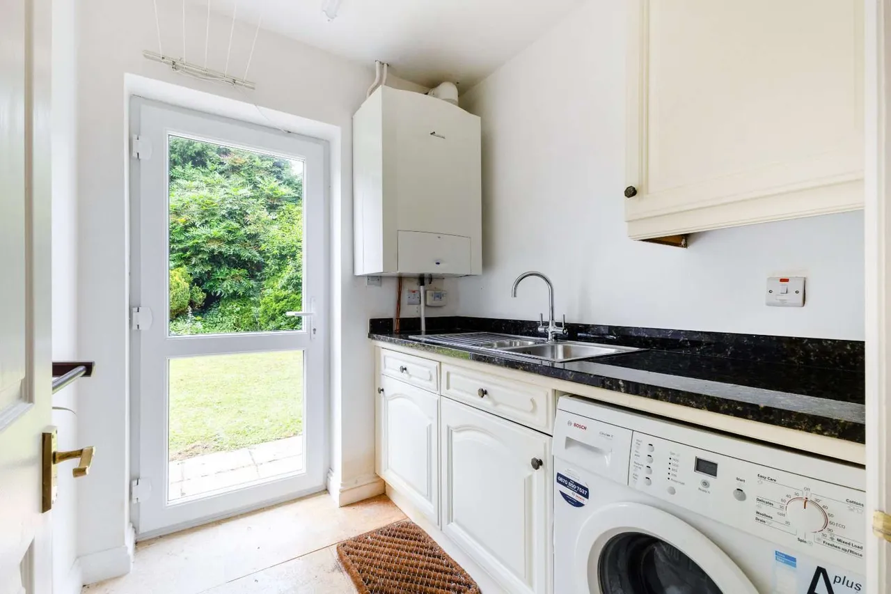 Weston Road, Upton Grey, Basingstoke, Hampshire, RG25 2RH, photo 11