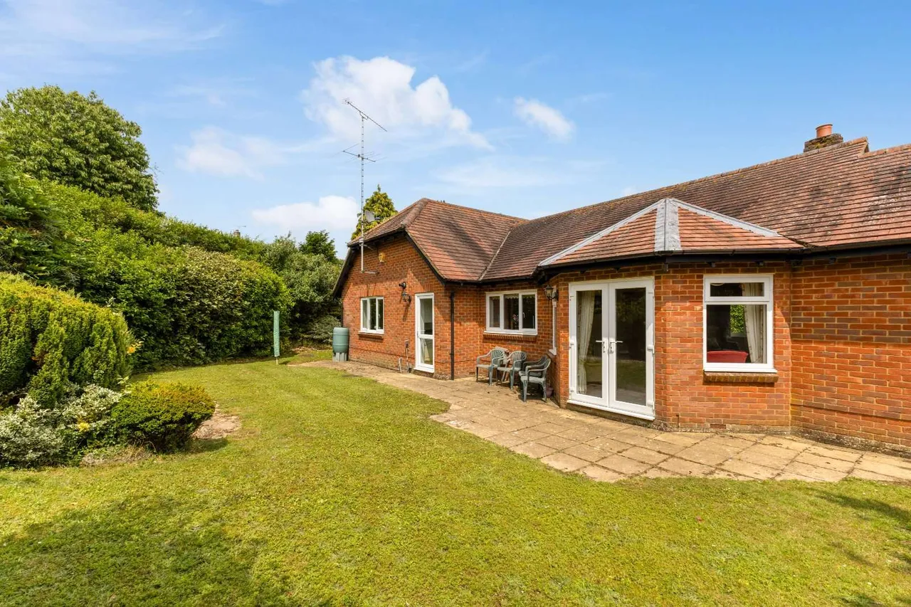 Weston Road, Upton Grey, Basingstoke, Hampshire, RG25 2RH, photo 7