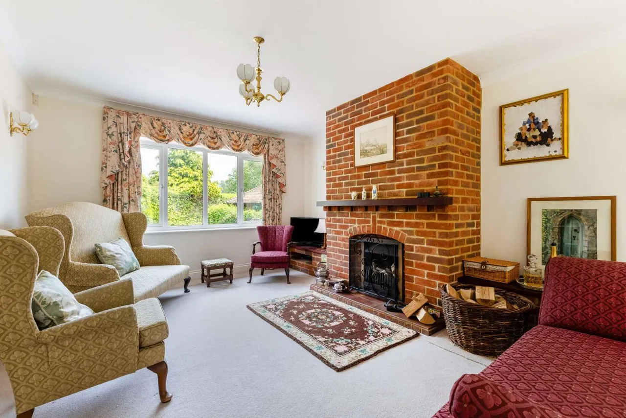Weston Road, Upton Grey, Basingstoke, Hampshire, RG25 2RH, photo 3