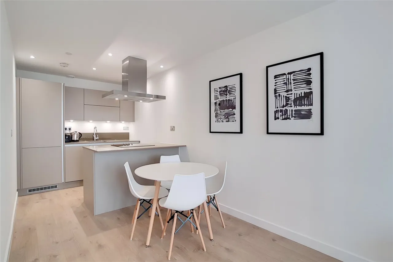 Great Eastern Road, London, E15, photo 4