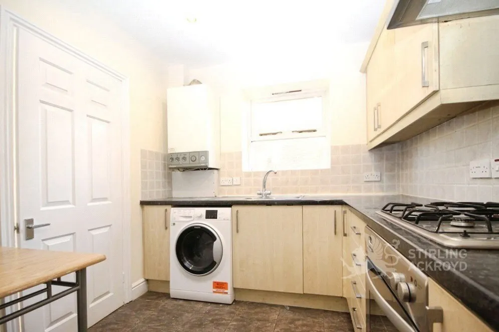 Drummond Road, Guildford, GU1, photo 3