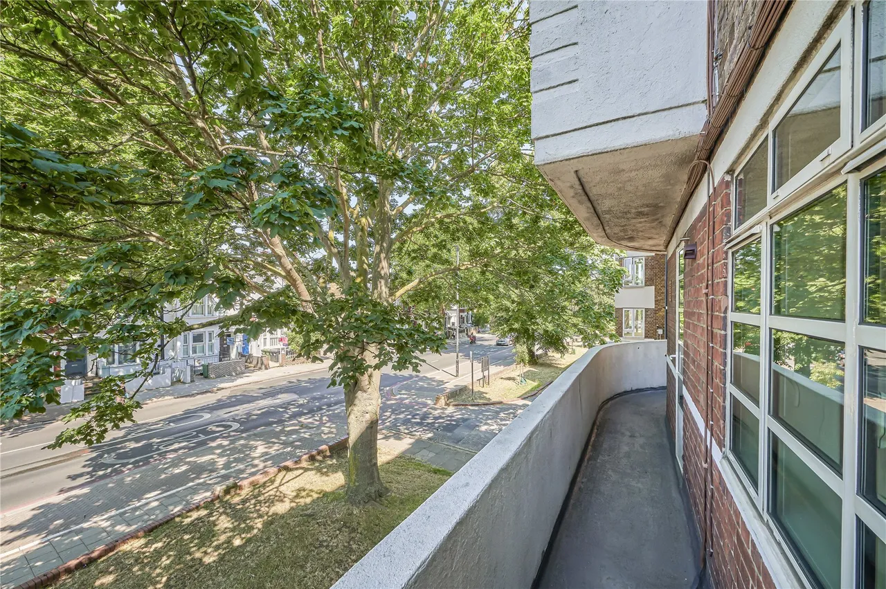Oaklands Estate, London, SW4, photo 3