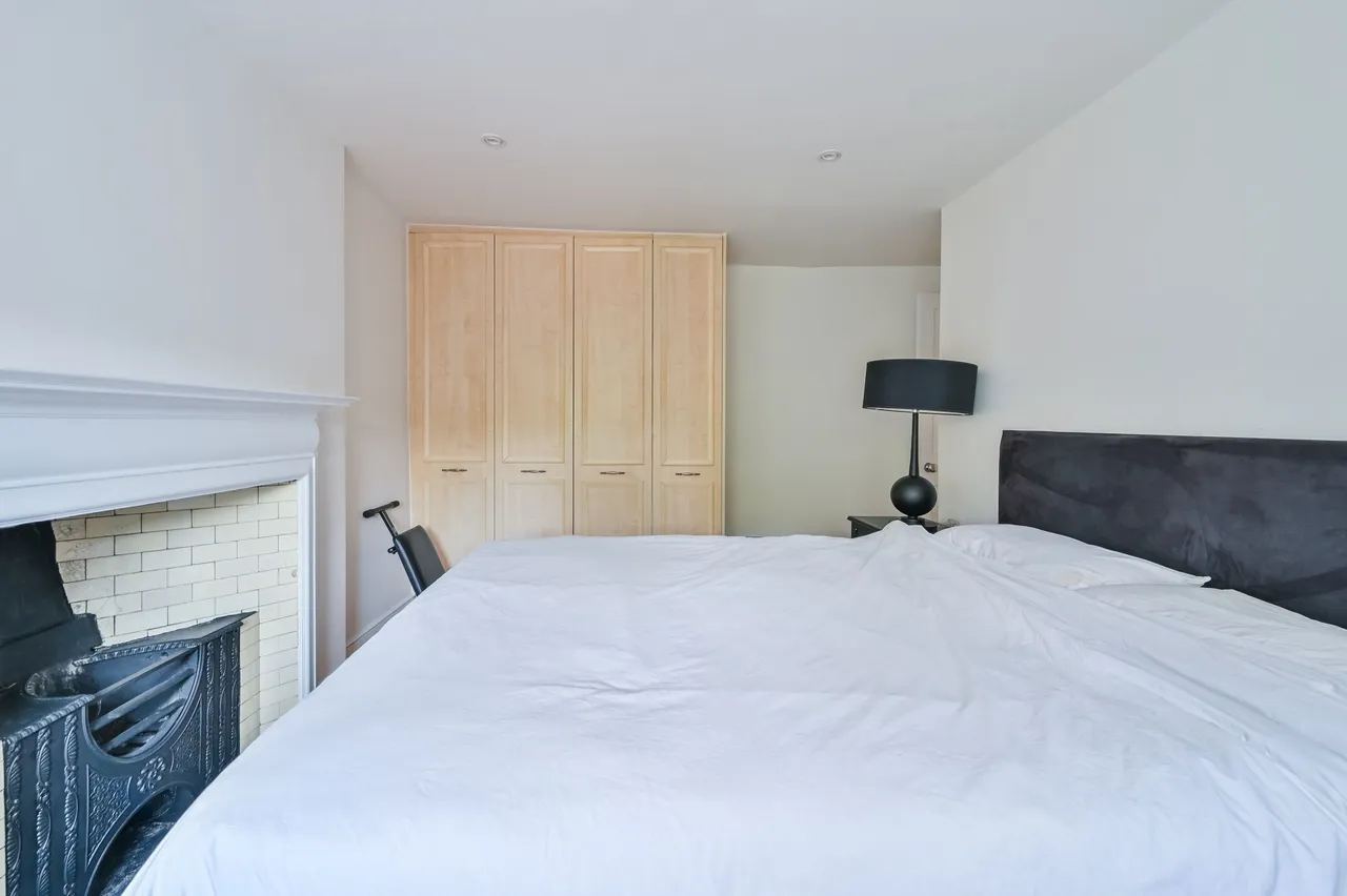 Flat 5, 12 Mecklenburgh Square, London, photo 2