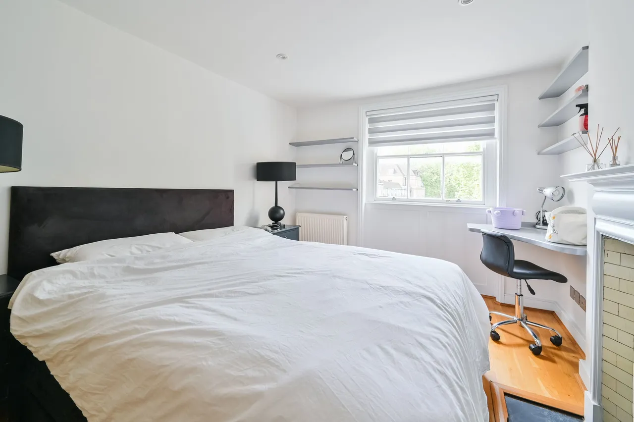 Flat 5, 12 Mecklenburgh Square, London, photo 3