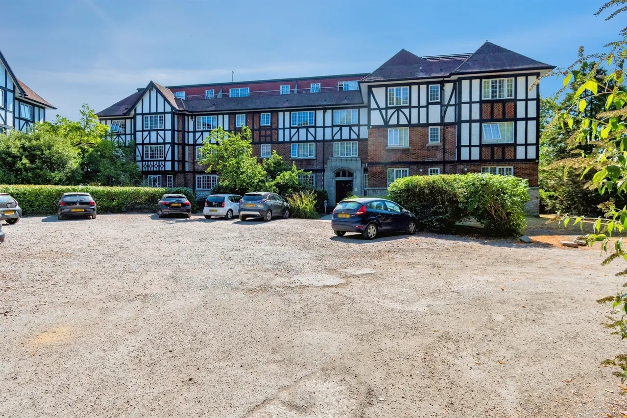 1 bed flat for sale — Elmfield West Block, Southampton