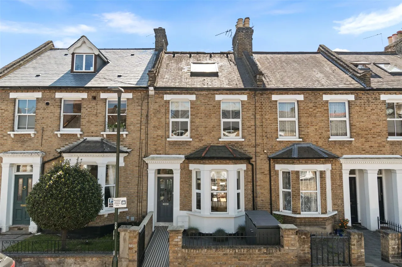 3 bed house for sale — Heathfield South, Twickenham, TW2 7SS