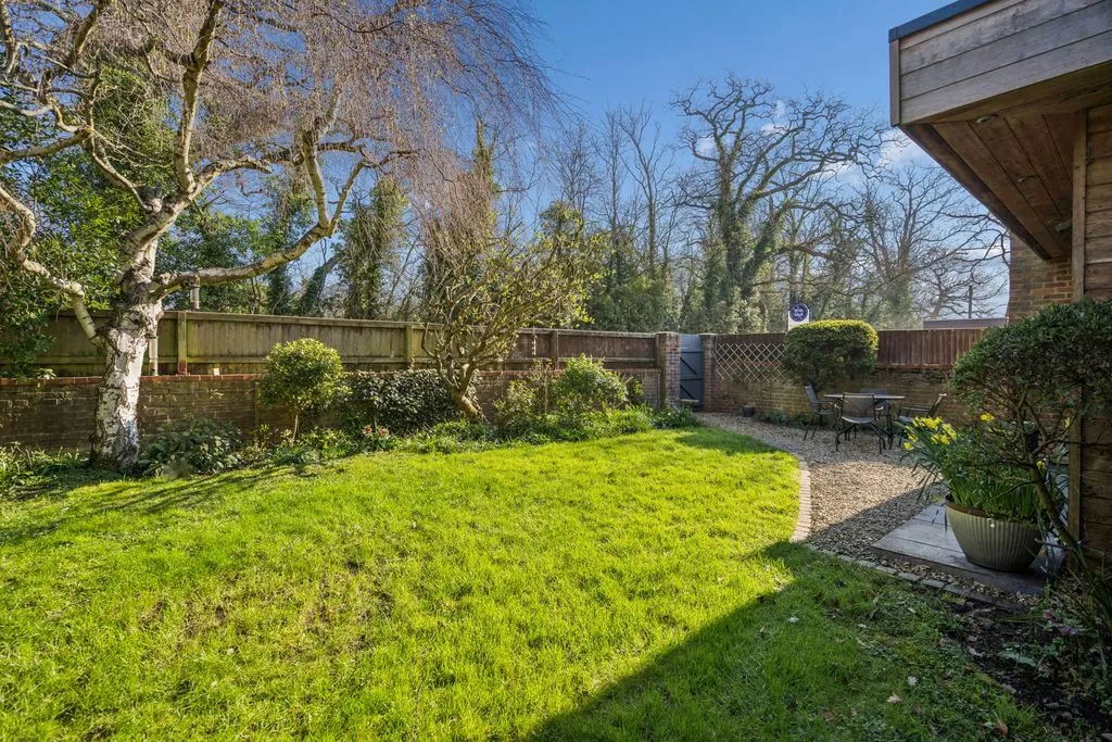 Menmarsh Road, Worminghall, HP18, photo 19