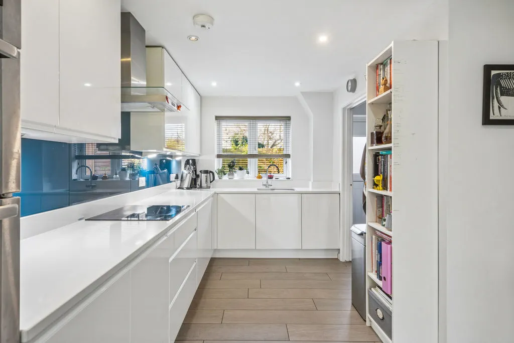 Menmarsh Road, Worminghall, HP18, photo 4