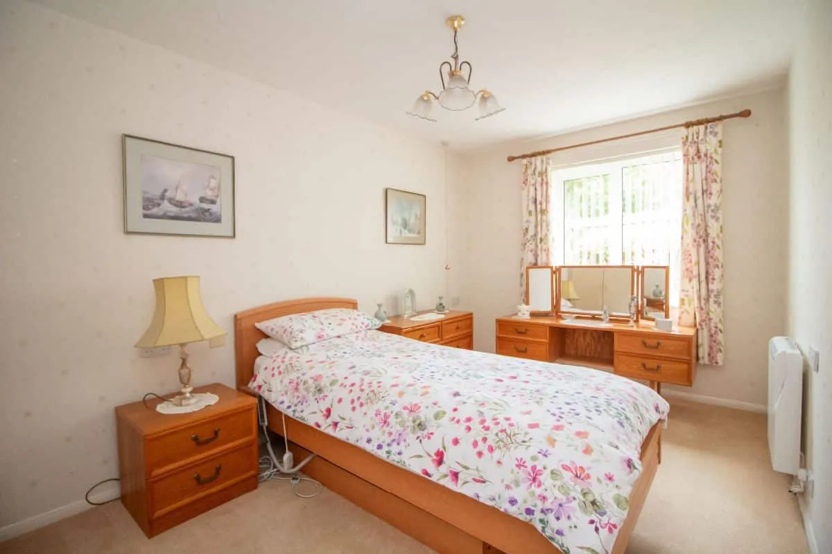 38 Holman Close, Waterlooville, PO8 8HD, photo 6