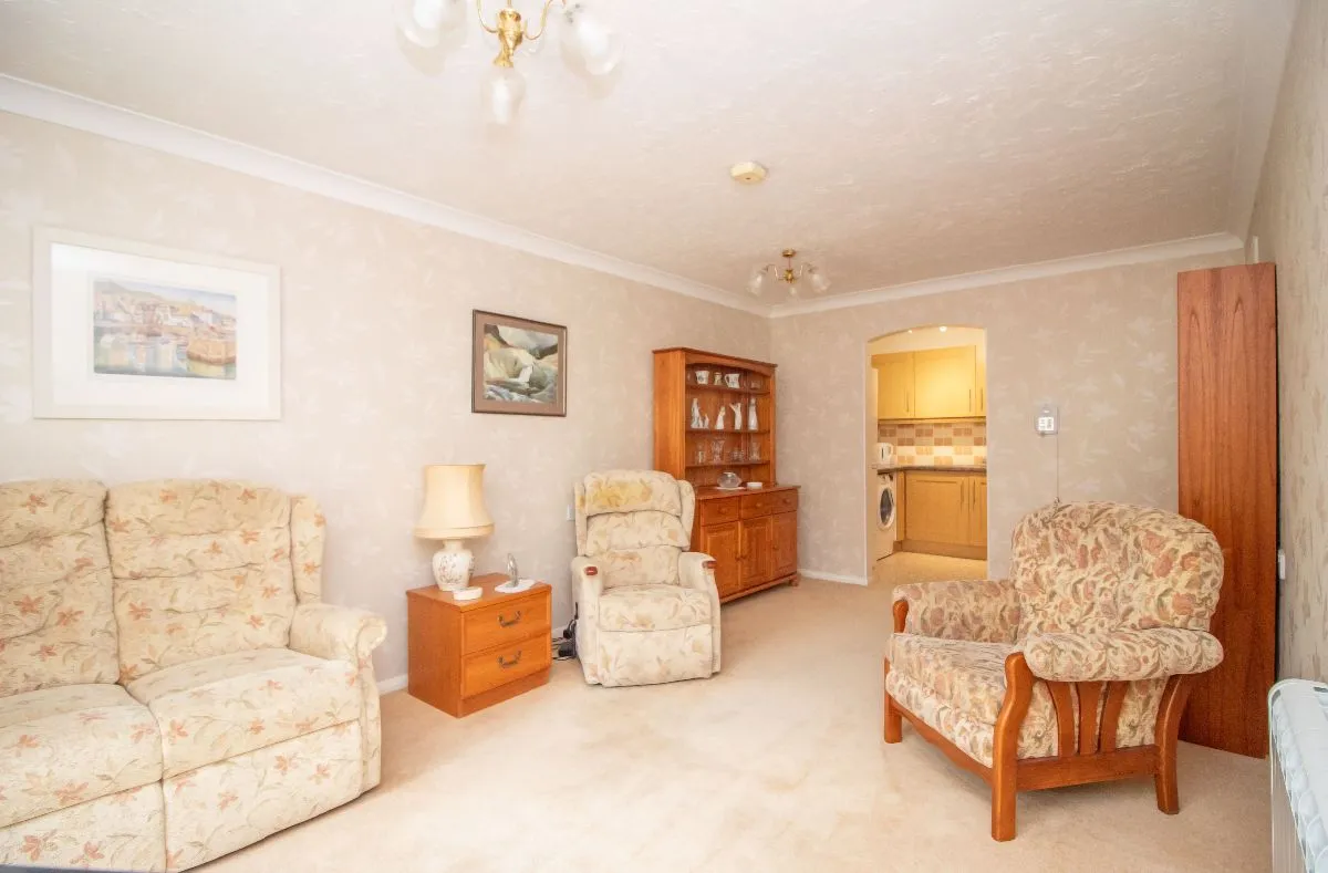 38 Holman Close, Waterlooville, PO8 8HD, photo 4