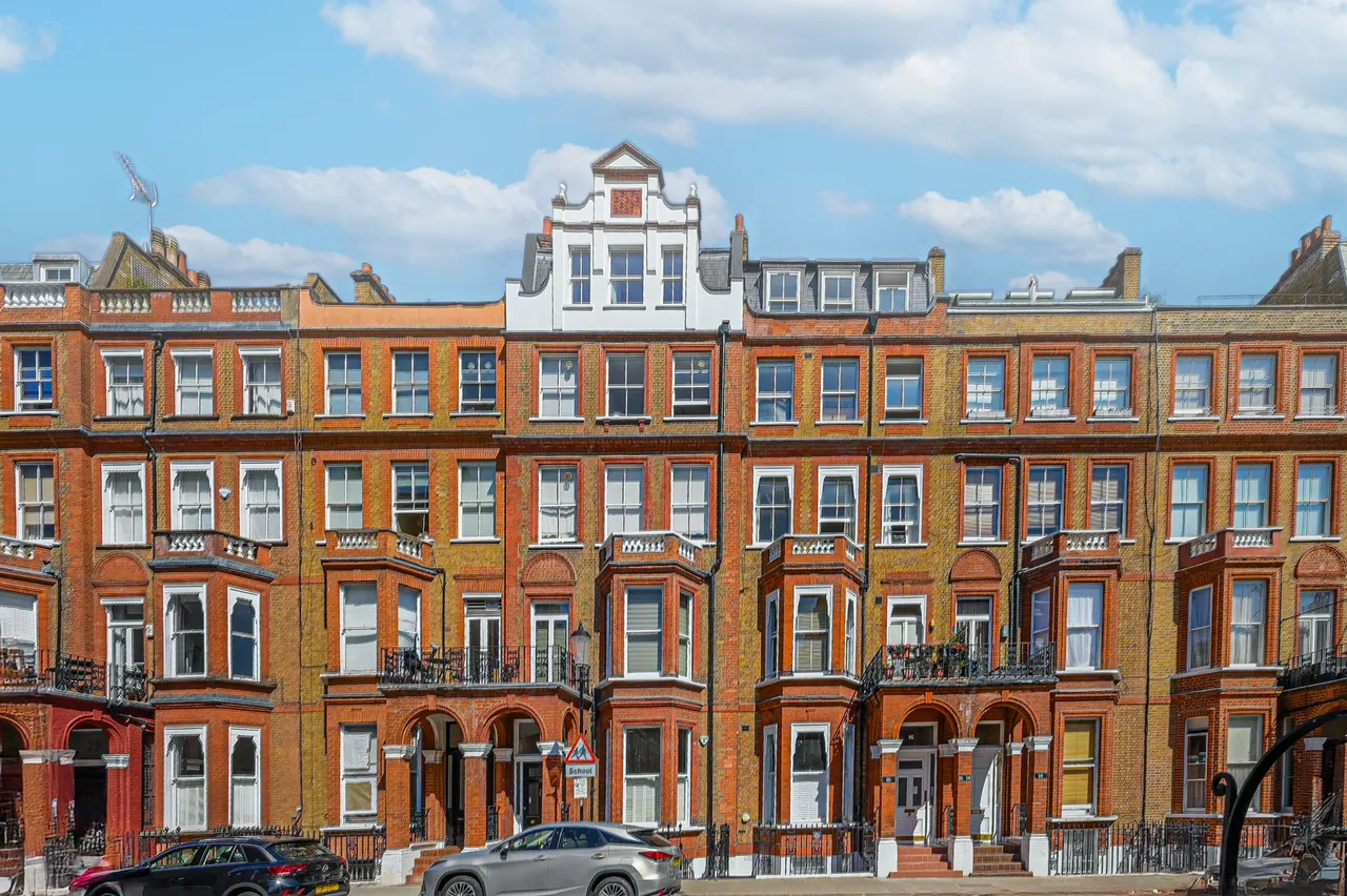 Basement Flat, 16 Wetherby Place, London, photo 7