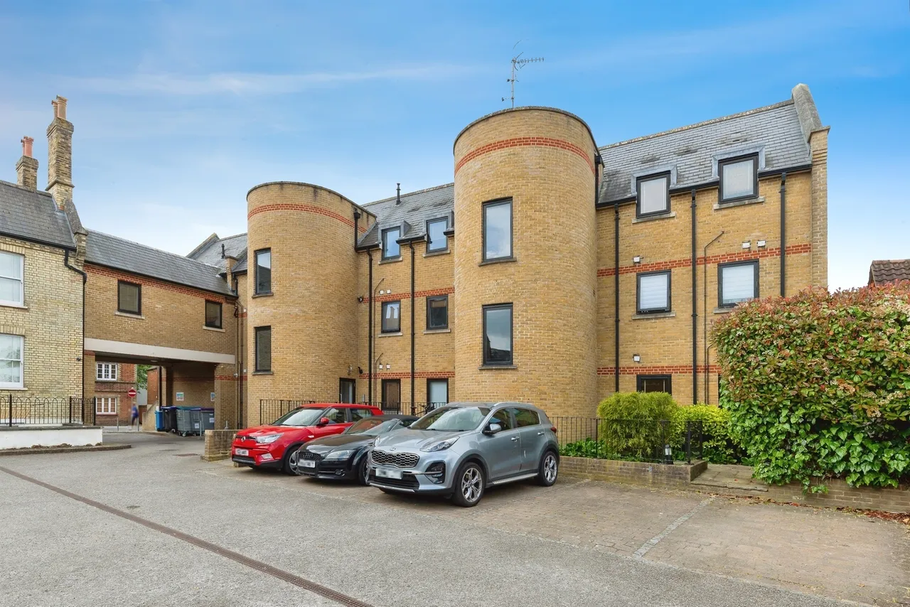 2 bed flat for sale — Conrads Yard, Hertford